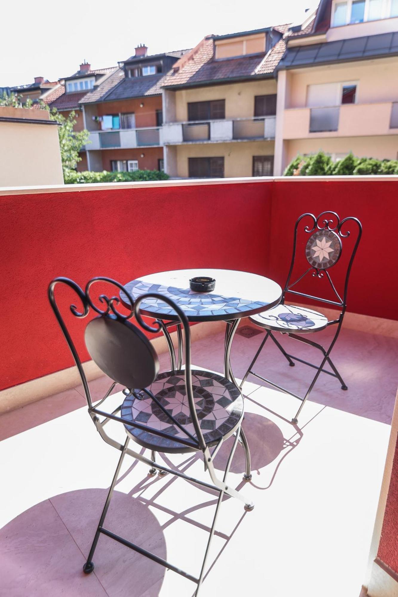 Apart Hotel Asteria Λιουμπλιάνα Εξωτερικό φωτογραφία